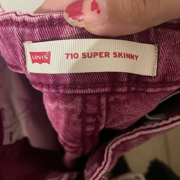 Levi's Pink Skinny Jeans Vibrant Style - Picture 3 of 12